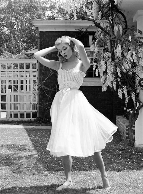 1950s black and white dress